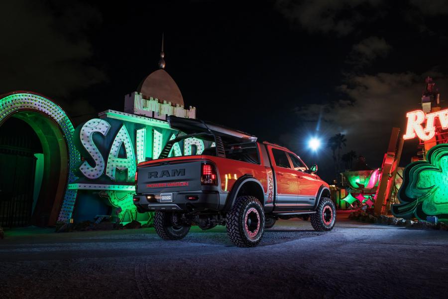  Dodge Ram Macho Power Wagon 2016 года  (фото 6 из 6)